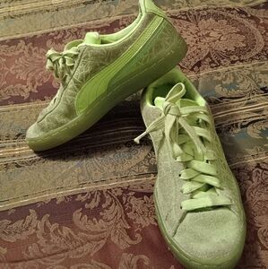 Puma Sneakers/Shoes (384377-02) Preowned Green Colorway Childs Size 5C